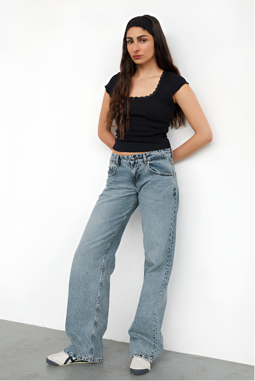 MIA | LOW-RISE JEANS